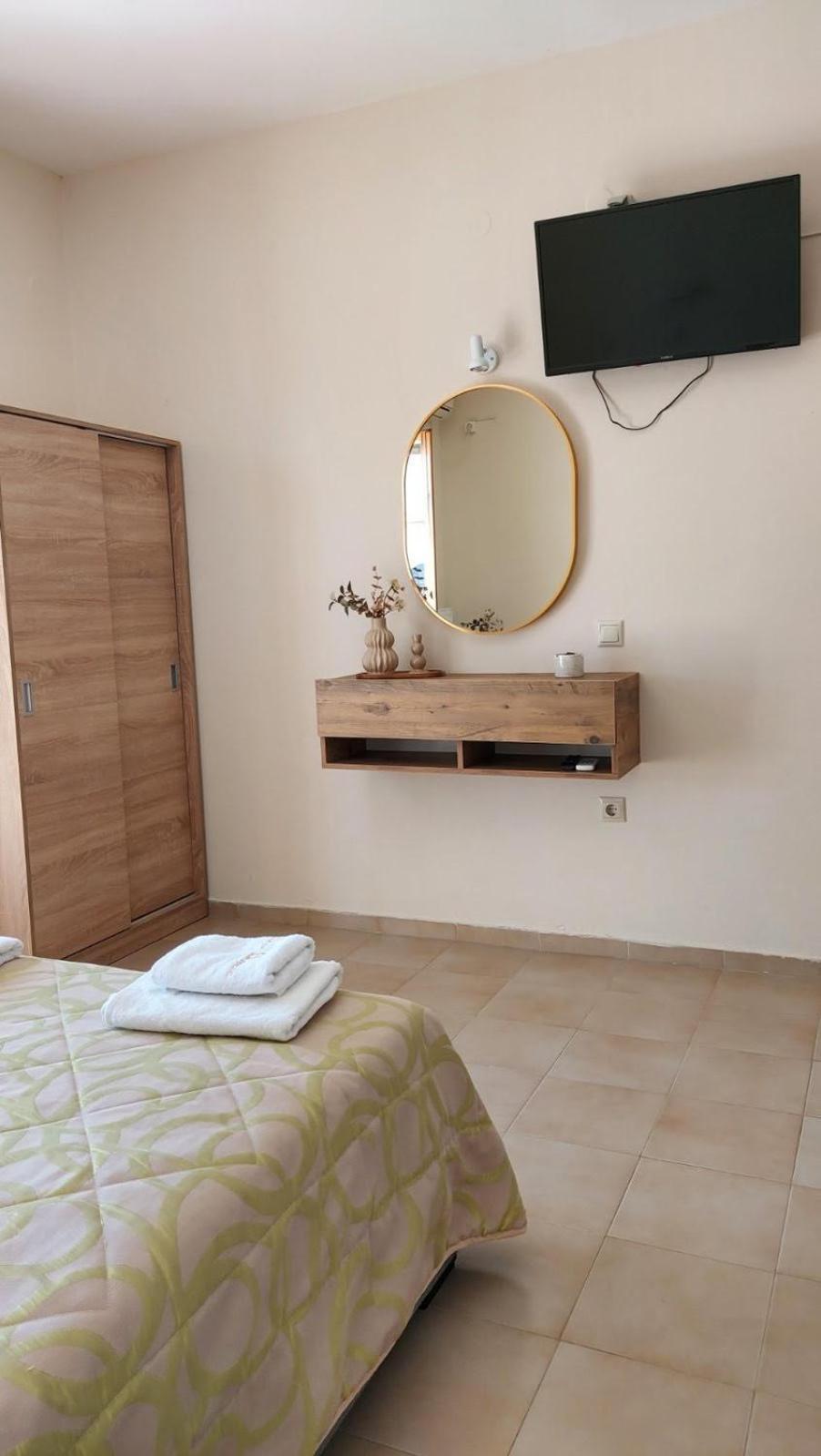 Sea Breeze Apartments Ліксурі Екстер'єр фото